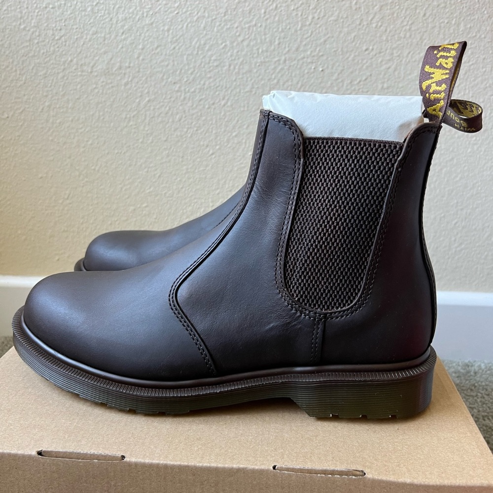 Dr. Martens 2976 Chelsea Boot